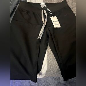 Black Figs scrub pants size XS petite NWT